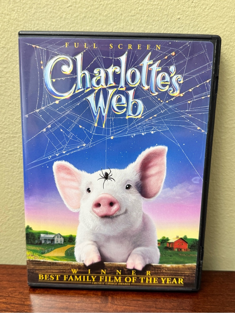 Charlotte's Web DVD - Classic Family Film (Blue/Pink)